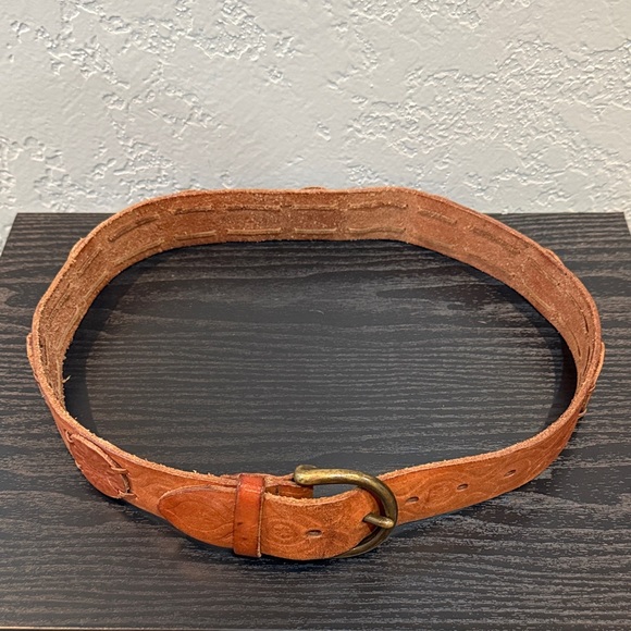 FOSSIL Brown Leather Belt with Brass Buckle - Picture 4 of 11